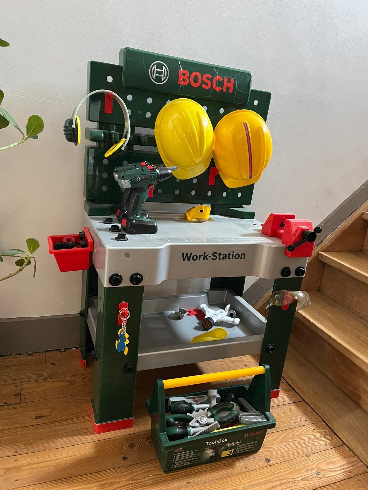 Bosch werkbank met extra tools, Ophalen, Zo goed als nieuw