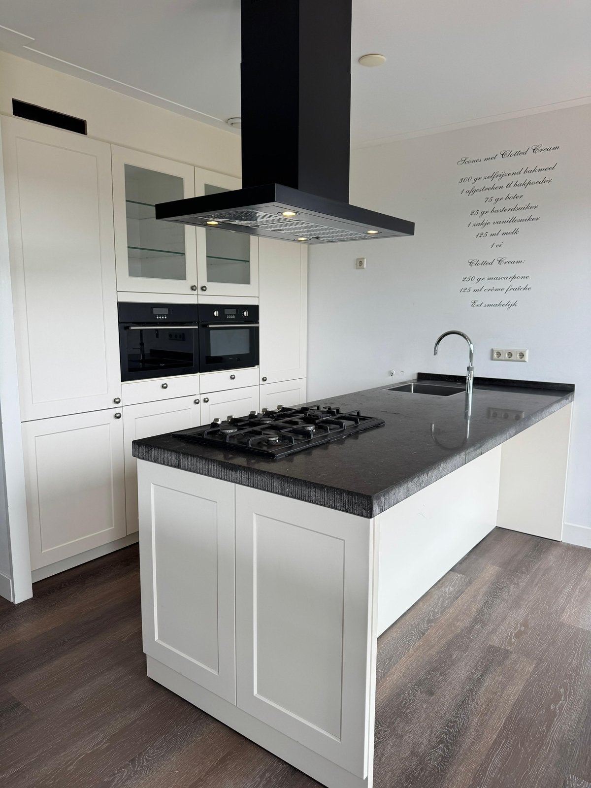 Îlot de cuisine SieMatic + équipement Pilgrim + DÉMONTÉ