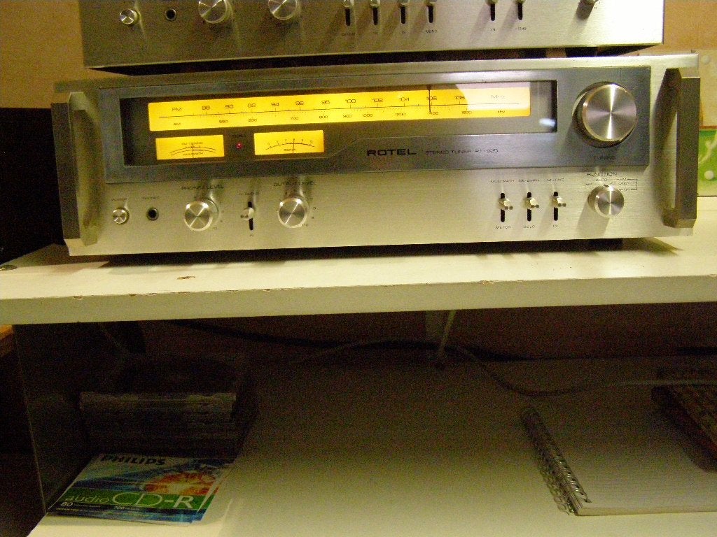 Rotel Tuner RT-925, Audio, Tv en Foto, Tuners, Ophalen of Verzenden, Gebruikt, Analoog