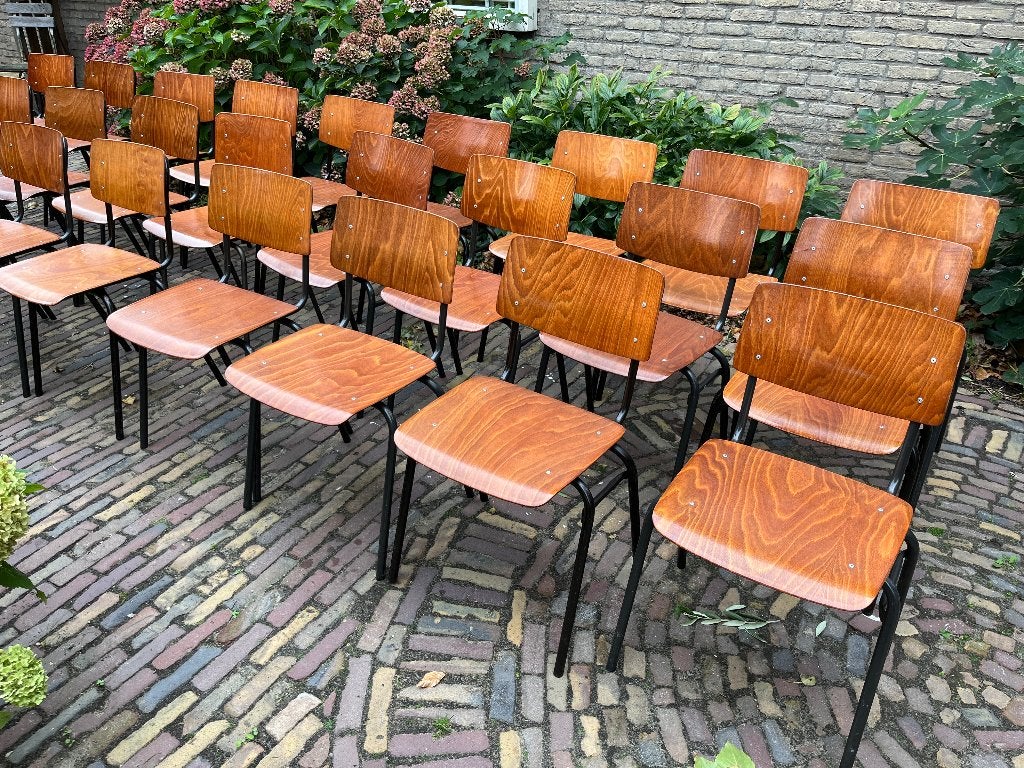 27 Zeer unieke Marko Schoolstoelen jaren 60-70, Huis en Inrichting, Ophalen, Bruin, Zo goed als nieuw, Industrieel/Vintage