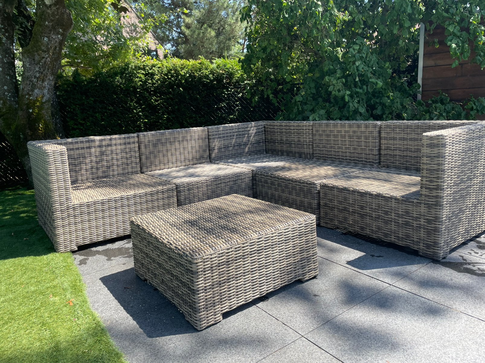 Stevige lounge EXOTAN met grijze kussens, Tuin en Terras, Ophalen, 5 zitplaatsen, Kunststof, Gebruikt