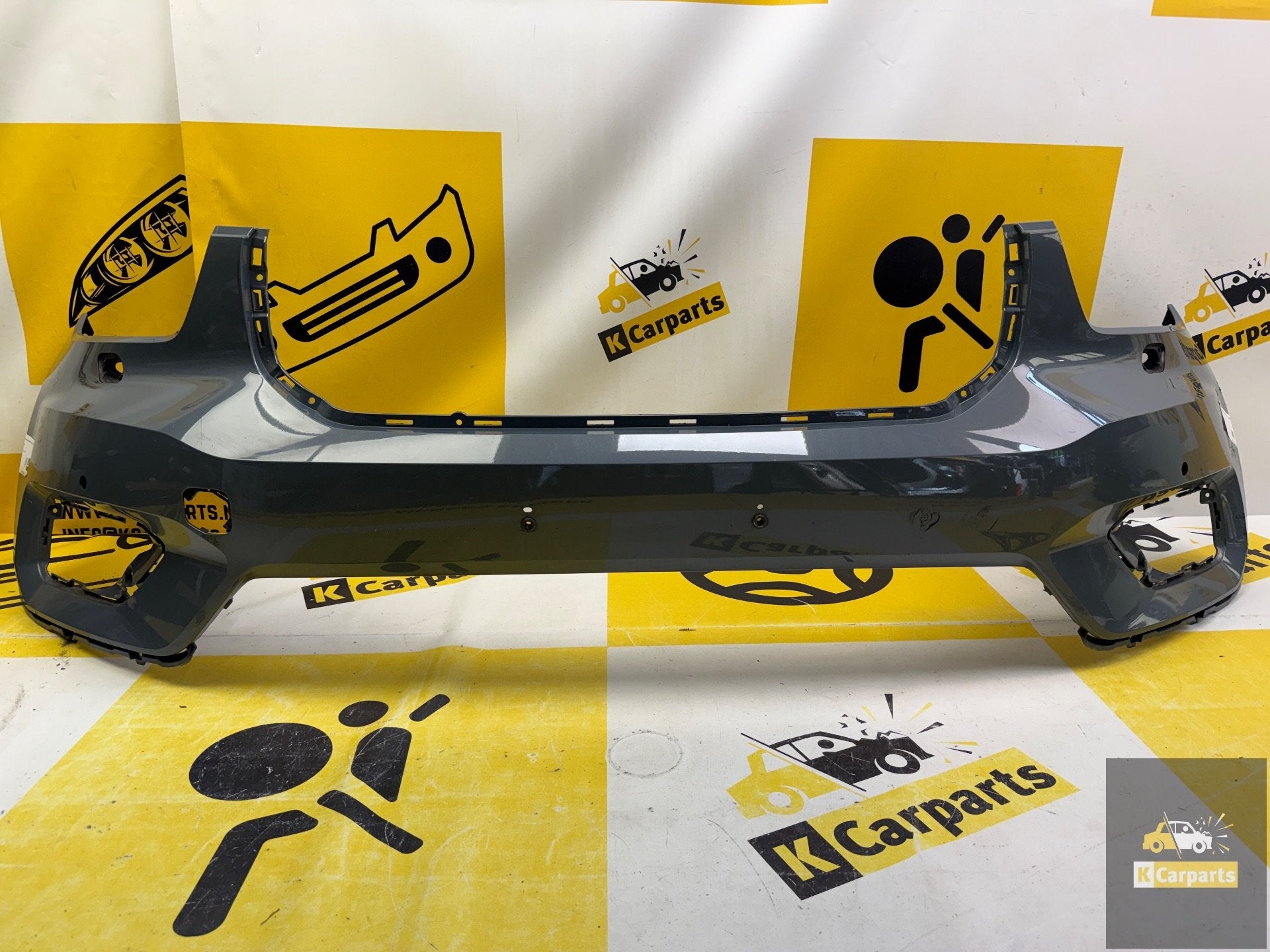 Bumper Volvo XC40 Voorbumper KLS 31449359 Origineel, Gebruikt, Gunnar Engellaus vag 8
405 31  Gothenburg, SE, Voor, Info@volvocars.com