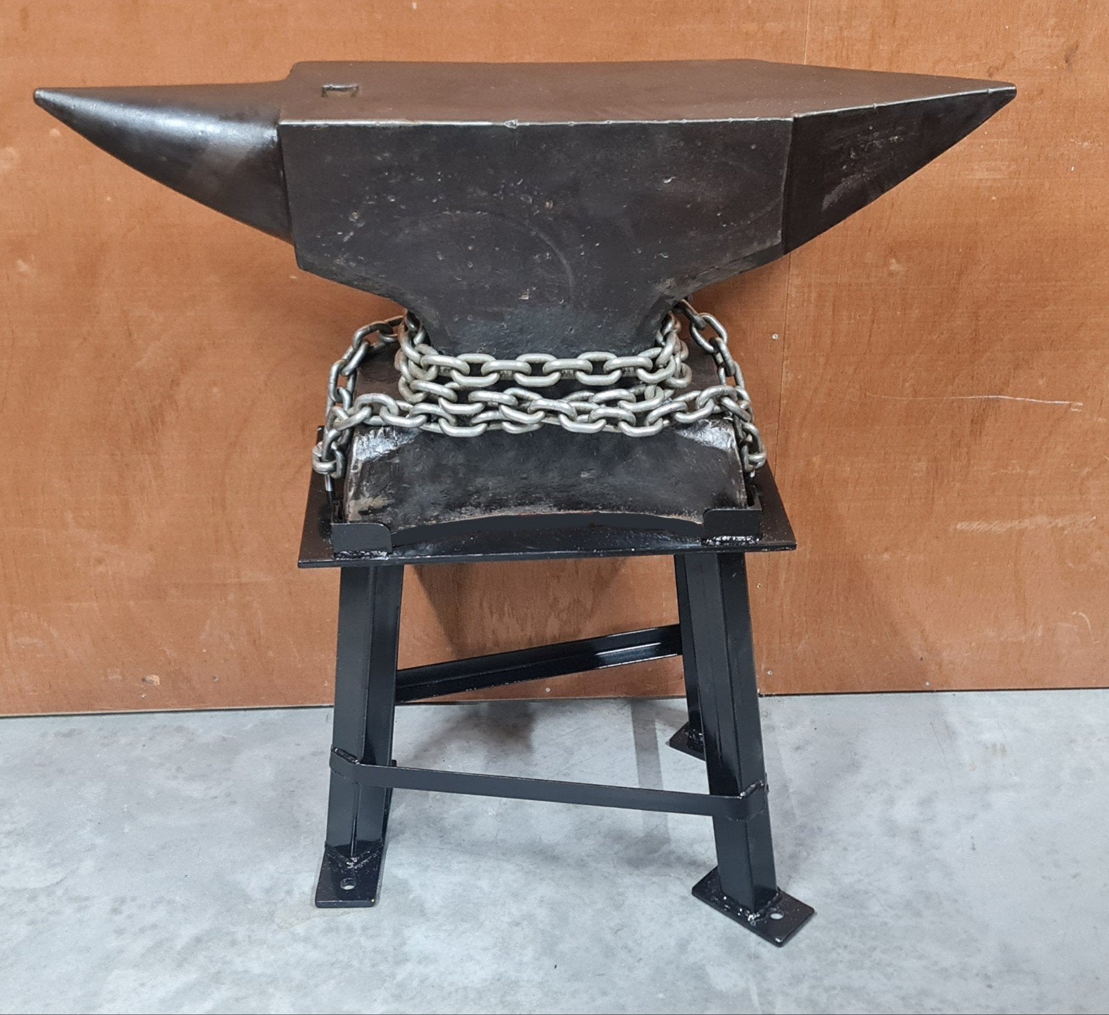 Belgisch aambeeld 250kg., Ophalen