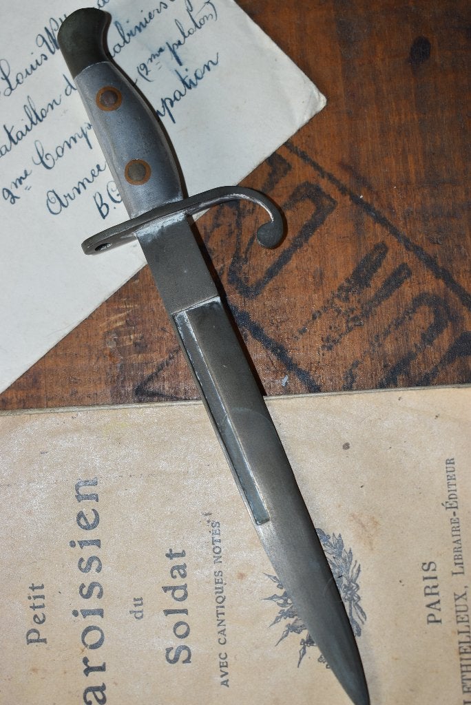 Bajonetgreppel uit de Tweede Wereldoorlog, Verzenden, Landmacht, Helm of Baret
