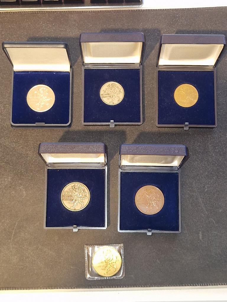 Verzameling munten + biljetten, Ophalen of Verzenden, Koper