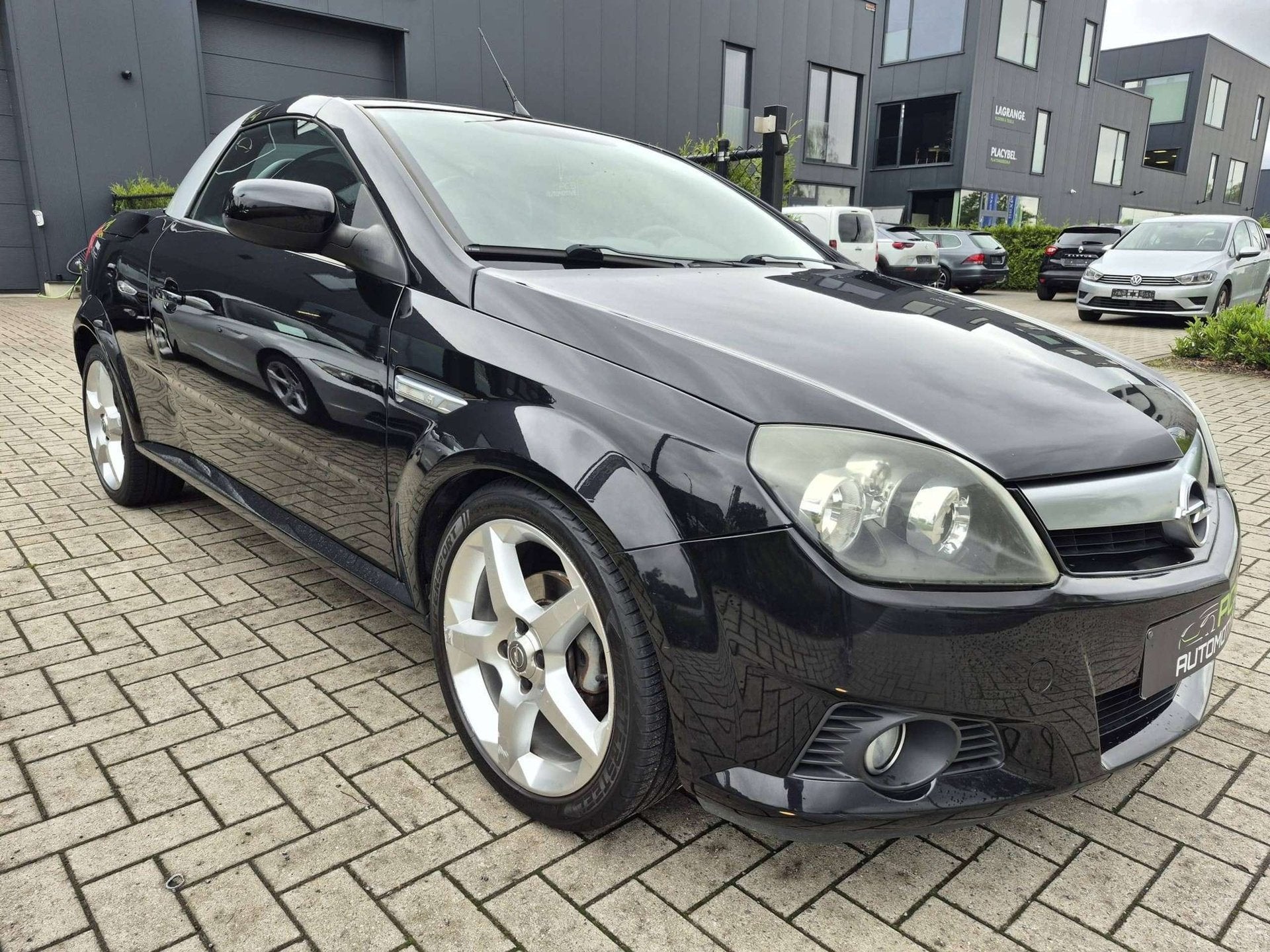Opel Tigra 1.4 Benzine / 129.0000 km / Hard-Top / 12 mnd Waa, Auto's, Dealer onderhouden, Gebruikt, Zwart, 4 cilinders