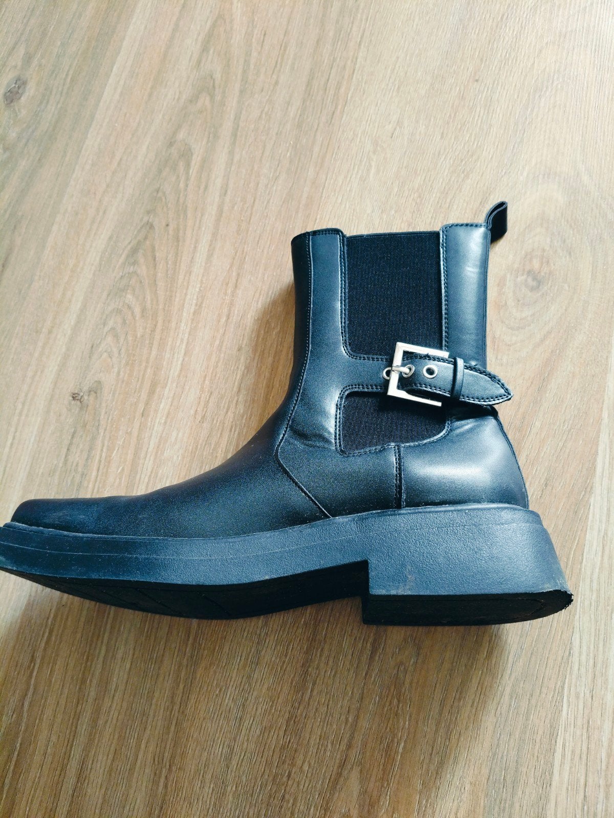 zwarte laarzen,maat 38,goede staat, Kleding | Dames, Zara, Ophalen of Verzenden, Zwart, Lage of Enkellaarzen