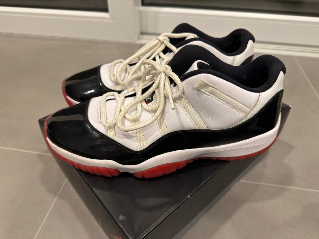 Air jordan 11 retro low concord bred pointure 49,5, Enlèvement, Comme neuf