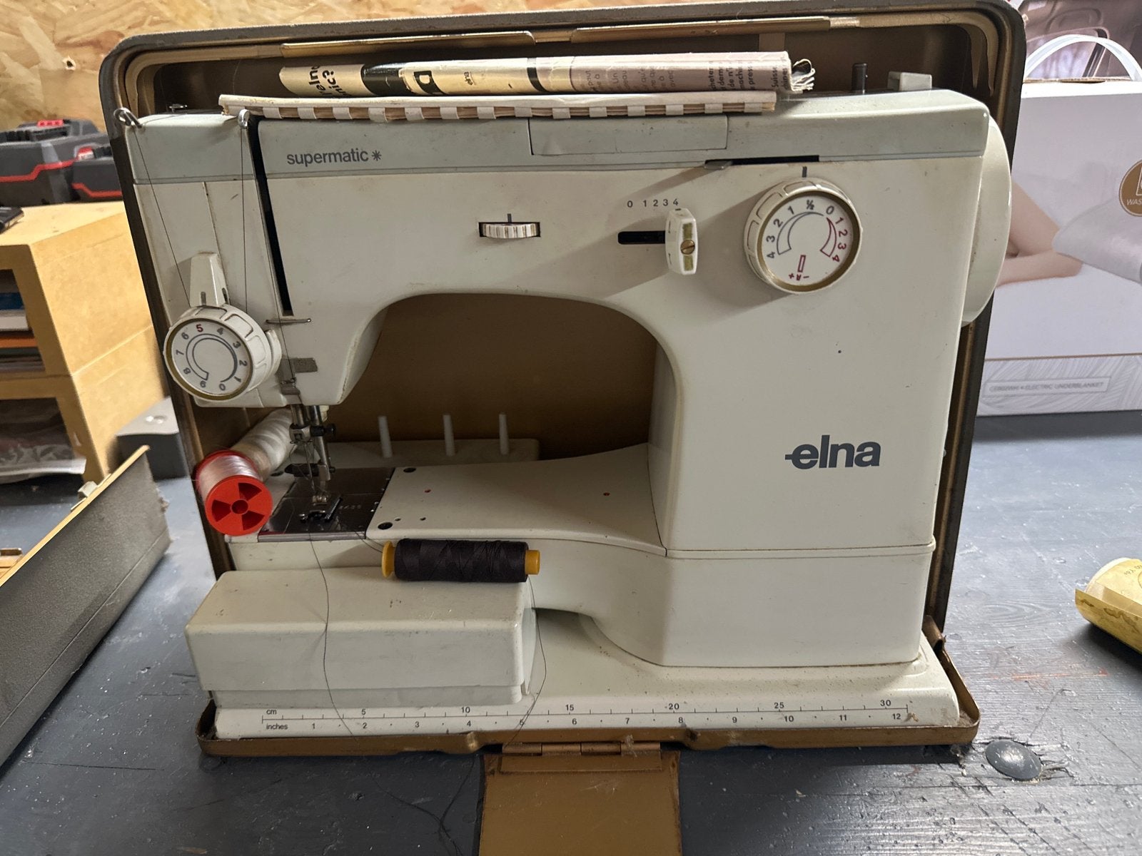 Machine à coudre Elna Supermatic complète avec accessoires, Enlèvement, Utilisé, Machine à coudre