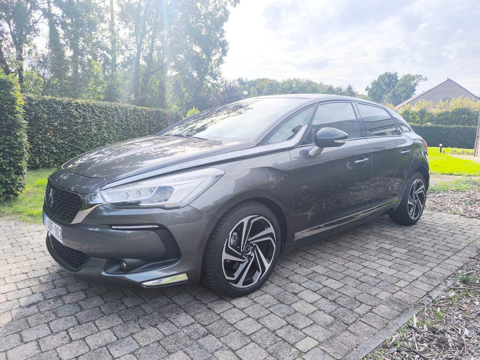 DS 5   AUTOMAAT  FULL OPTION #benzine met GARANTIE, Auto's, Automaat, Dealer onderhouden, Verwarmde buitenspiegels, Leder