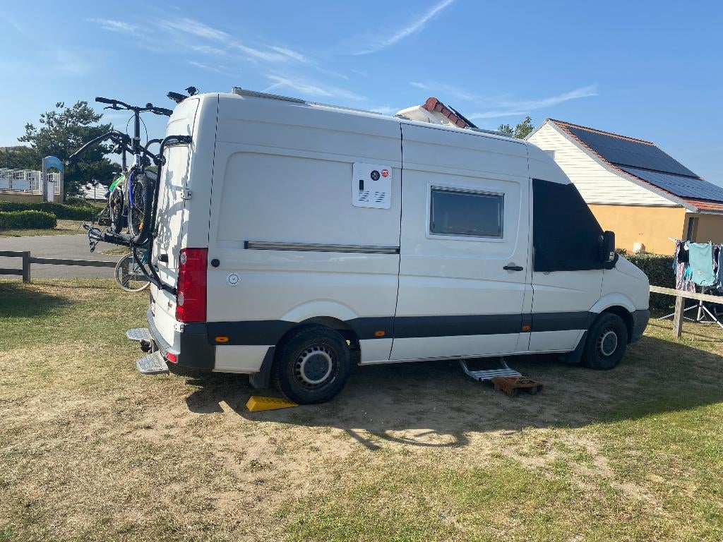van aménagé autonome sur VW crafter 3 places  L2H2 de 2014, Caravanes & Camping, Camping-cars, Particulier, jusqu'à 3, Semi-intégral