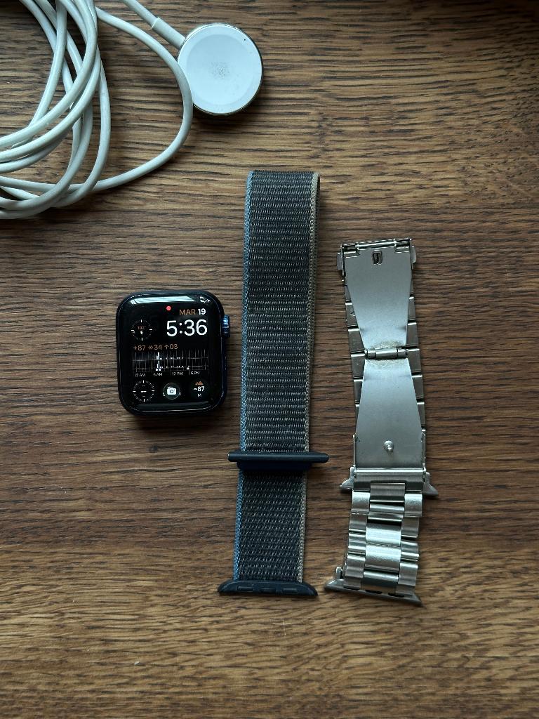 Apple Watch Series 6 — 40 mm — GPS, Handtassen en Accessoires, Smartwatches, Gebruikt, iOS, Blauw, Afstand, GPS, Kompas, Stappen