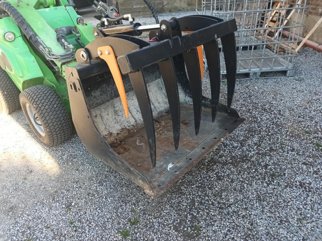 Vend godet AVANT TECNO, Articles professionnels, Machines & Construction | Grues & Excavatrices