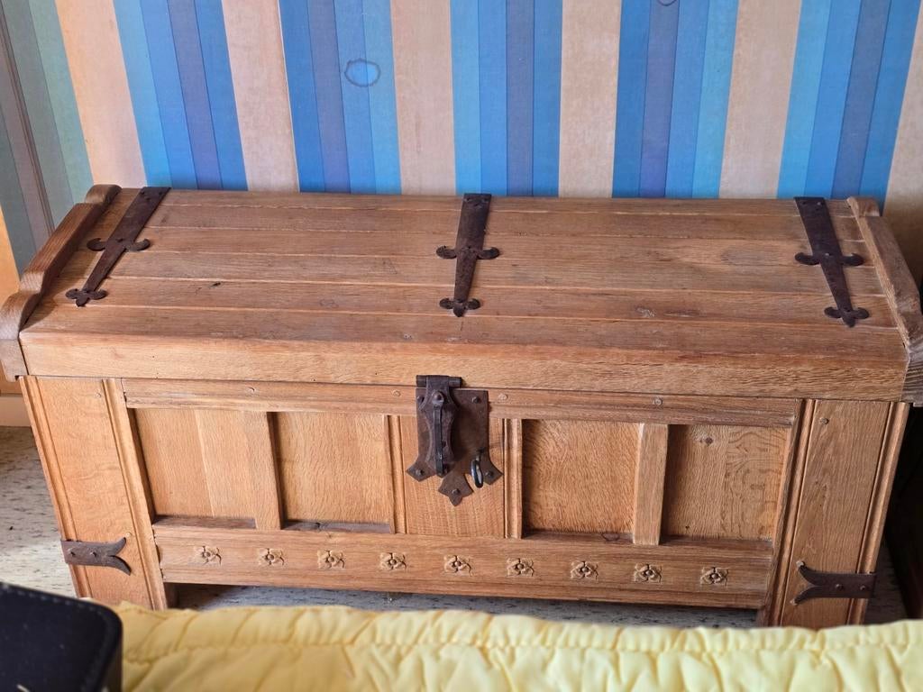 Eiken houten koffer, Ophalen