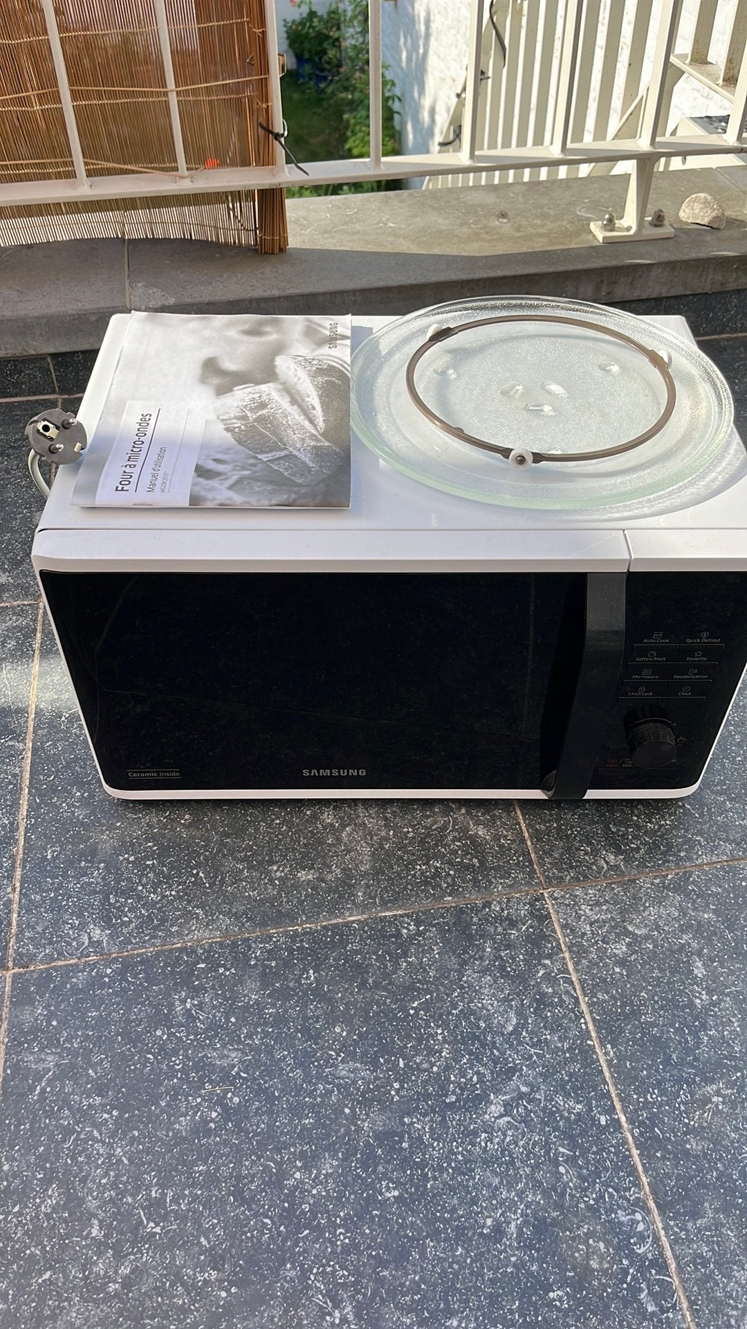 Samsung microgolf oven MS23K3515 wit, Electroménager, Micro-ondes, Utilisé, Autoportant, 45 à 60 cm, Four, Plaque tournante, Enlèvement