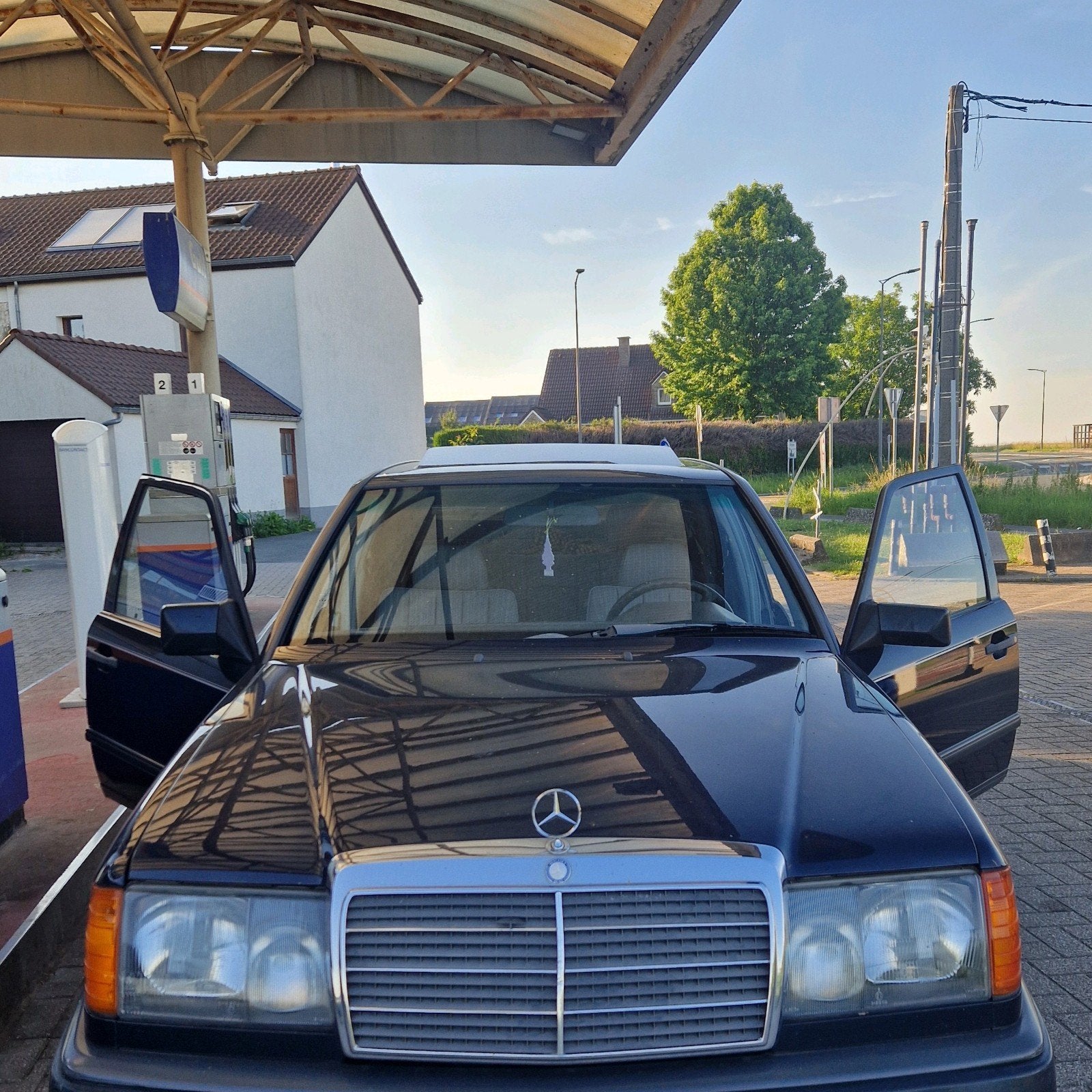 Mercedes w124 E260 2L6, Autos, Achat, Boîte manuelle, Particulier, Tissu