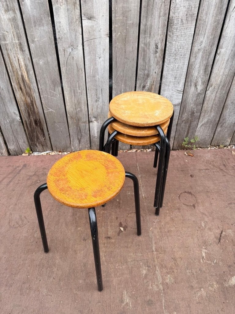 Tabourets/tabourets rétro/noirs (34) en stock, Maison & Meubles, Enlèvement ou Envoi, Utilisé, Bois