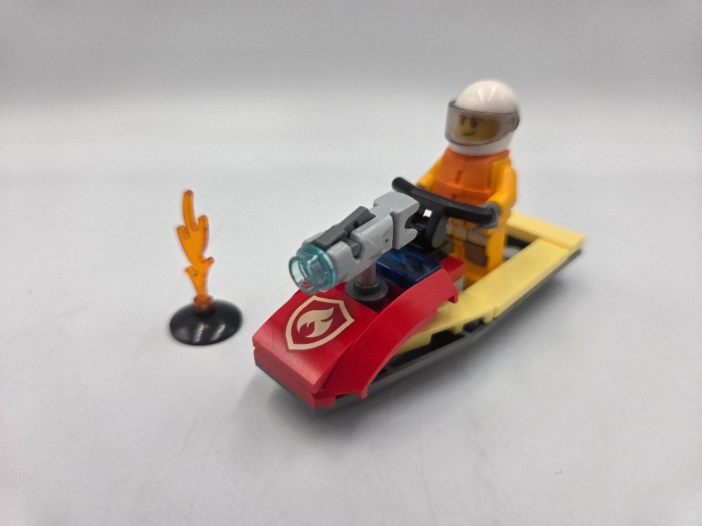 Trottinette aquatique Lego City 30368 Fire Rescue, Enfants & Bébés, Jouets | Duplo & Lego, Comme neuf, Lego, Ensemble complet