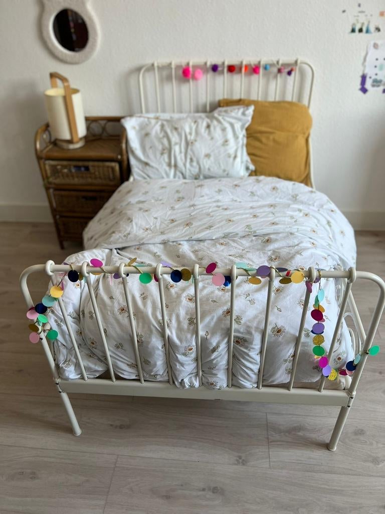 Lit extensible minnen Ikea métal blanc lit enfant, Kinderen en Baby's, Ophalen, Lattenbodem