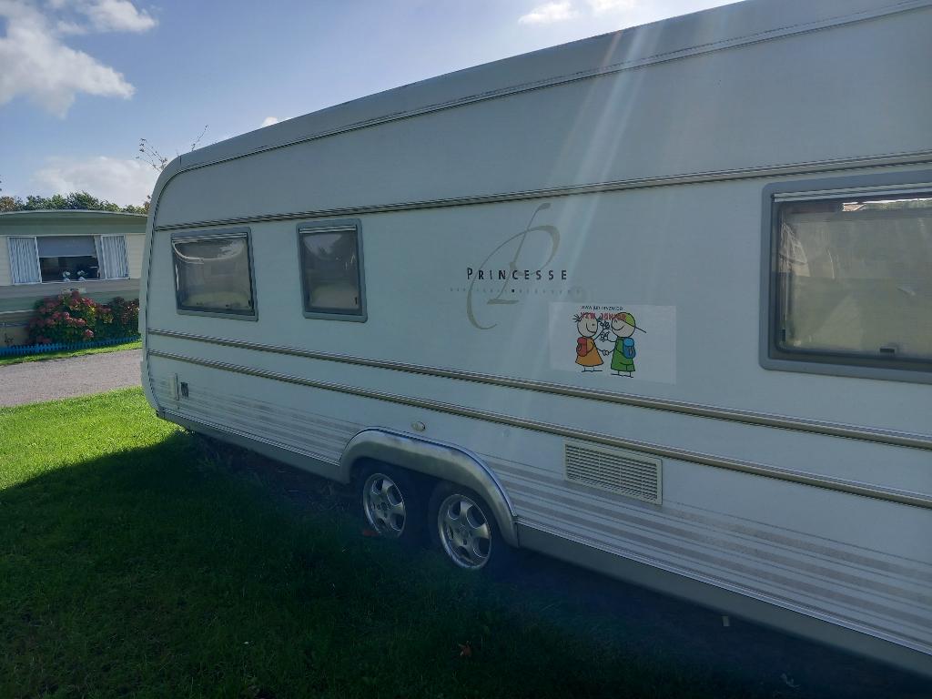 Caravane Tabbert, Caravanes & Camping, Caravanes, Particulier, jusqu'à 4, Tabbert, Coin salon convertible, Lit Queen size, 7 à 8 mètres