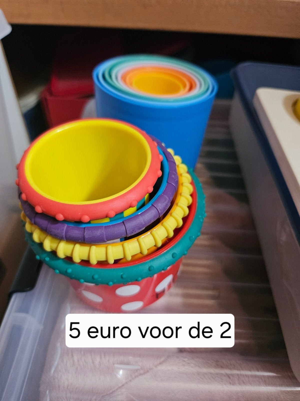 potjes die je op elkaar kan zetten, Enlèvement