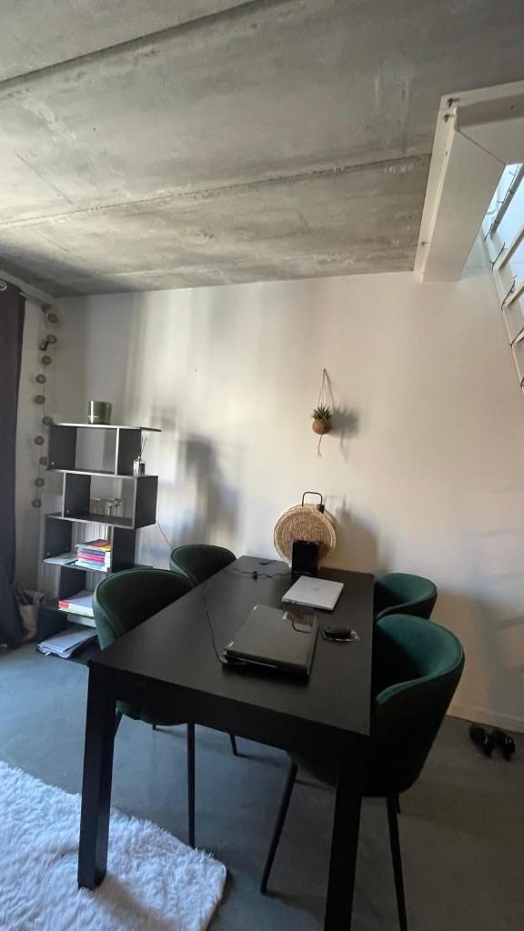 4x stijlvolle stoelen + 1x IKEA tafel te koop, Maison & Meubles, Tables | Tables à manger, Utilisé, Cinq personnes ou plus, Rectangulaire