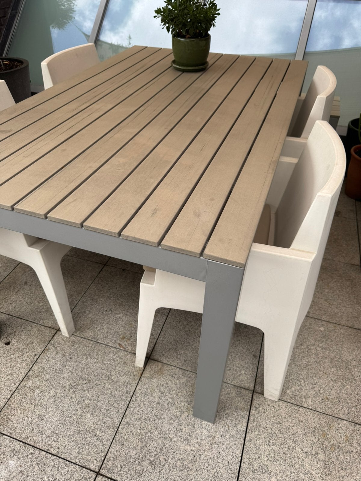 LichtgrijzeTerrastafel, Tuin en Terras, Tuintafels, Ophalen, Gebruikt, Kunststof