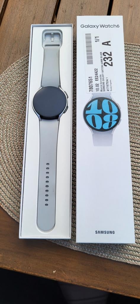 Samsung galaxy watch6 44mm silver, Sports & Fitness, Cardiofréquencemètres, Enlèvement, Comme neuf, Autres marques, Étanche