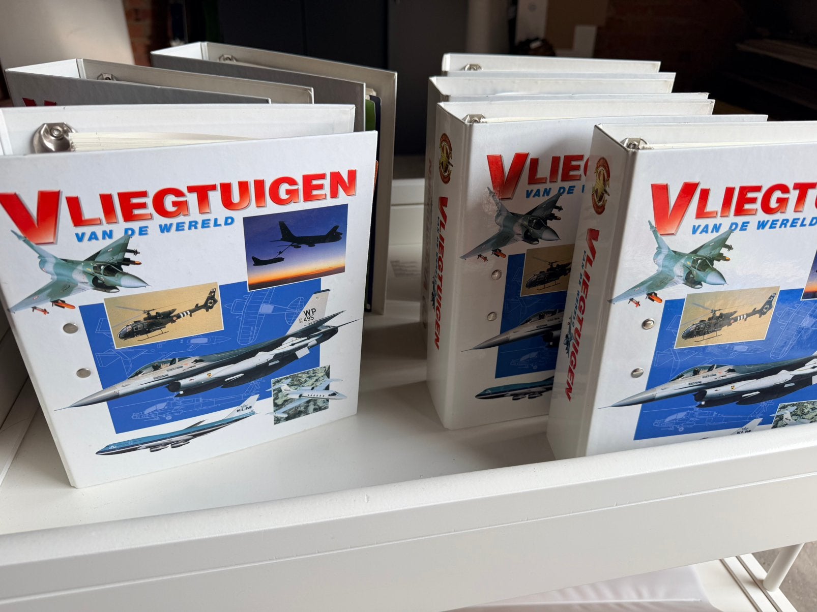 Vliegtuigen van de wereld, Boeken, Ophalen