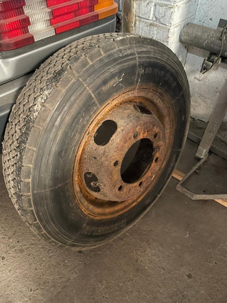 Roue de secours Mercedes 408-508-608D, Pneus et Jantes, 16 pouces, Véhicule utilitaire, Enlèvement