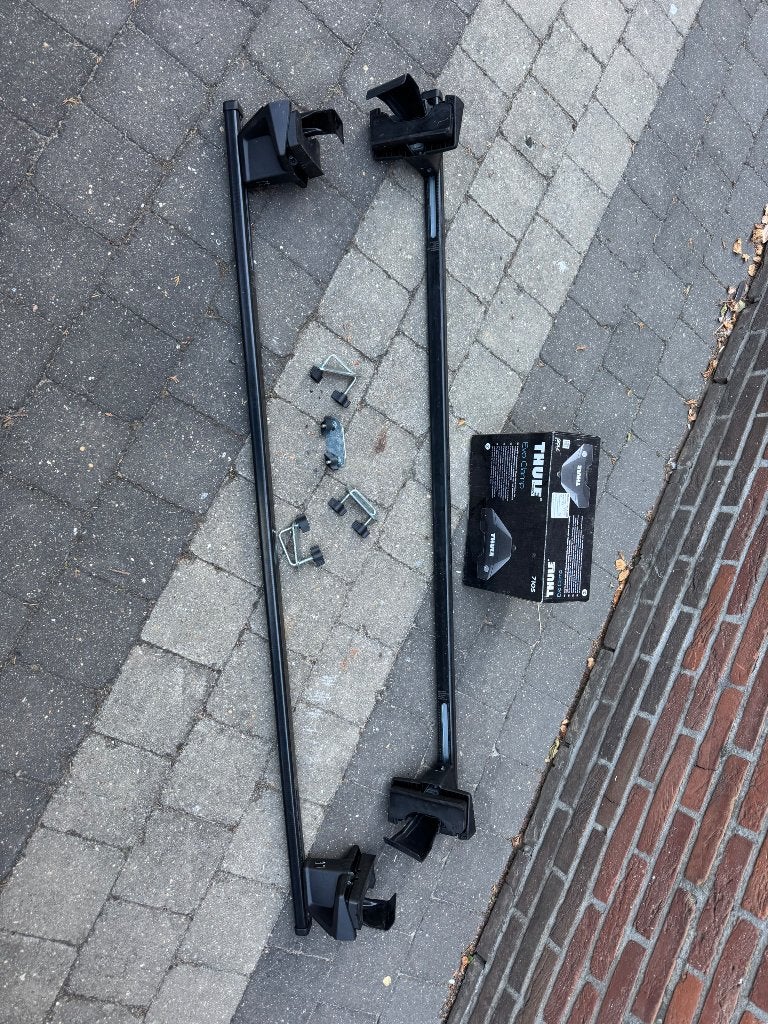 Dakdragers Thule Evo clamp voor BMW X1 zonder dakrails, Auto diversen, Dakdragers, Zo goed als nieuw, Ophalen