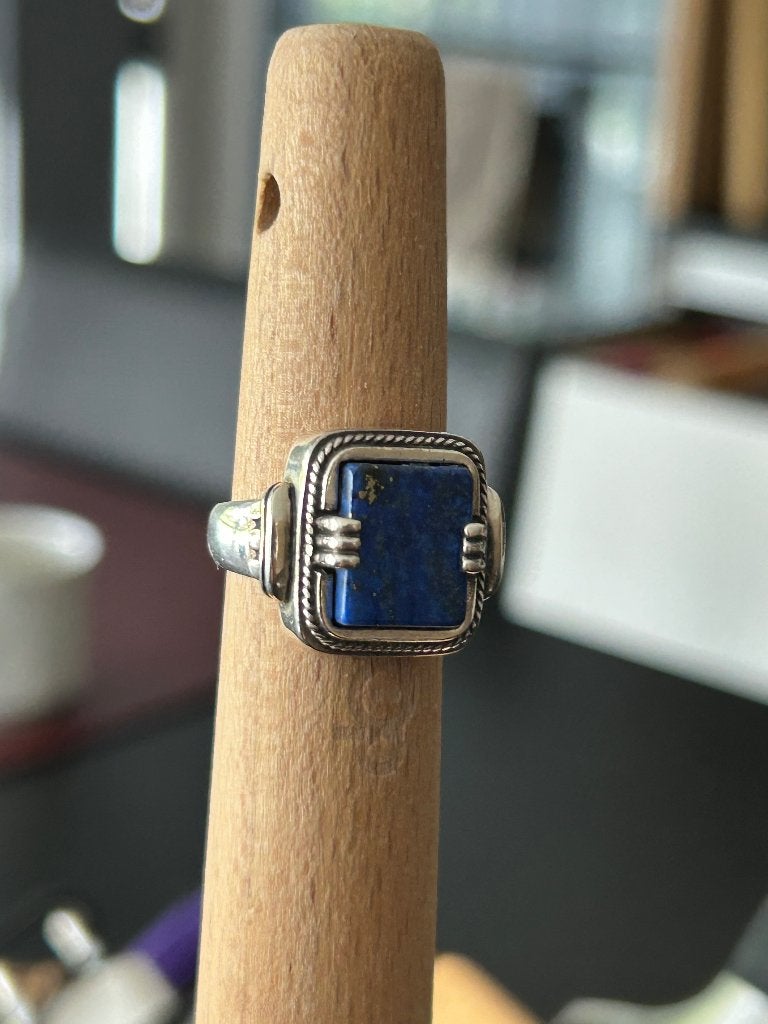 Mooie zilveren ring met lapis lazuli edelsteen, Ophalen, Blauw, Zo goed als nieuw, Met edelsteen