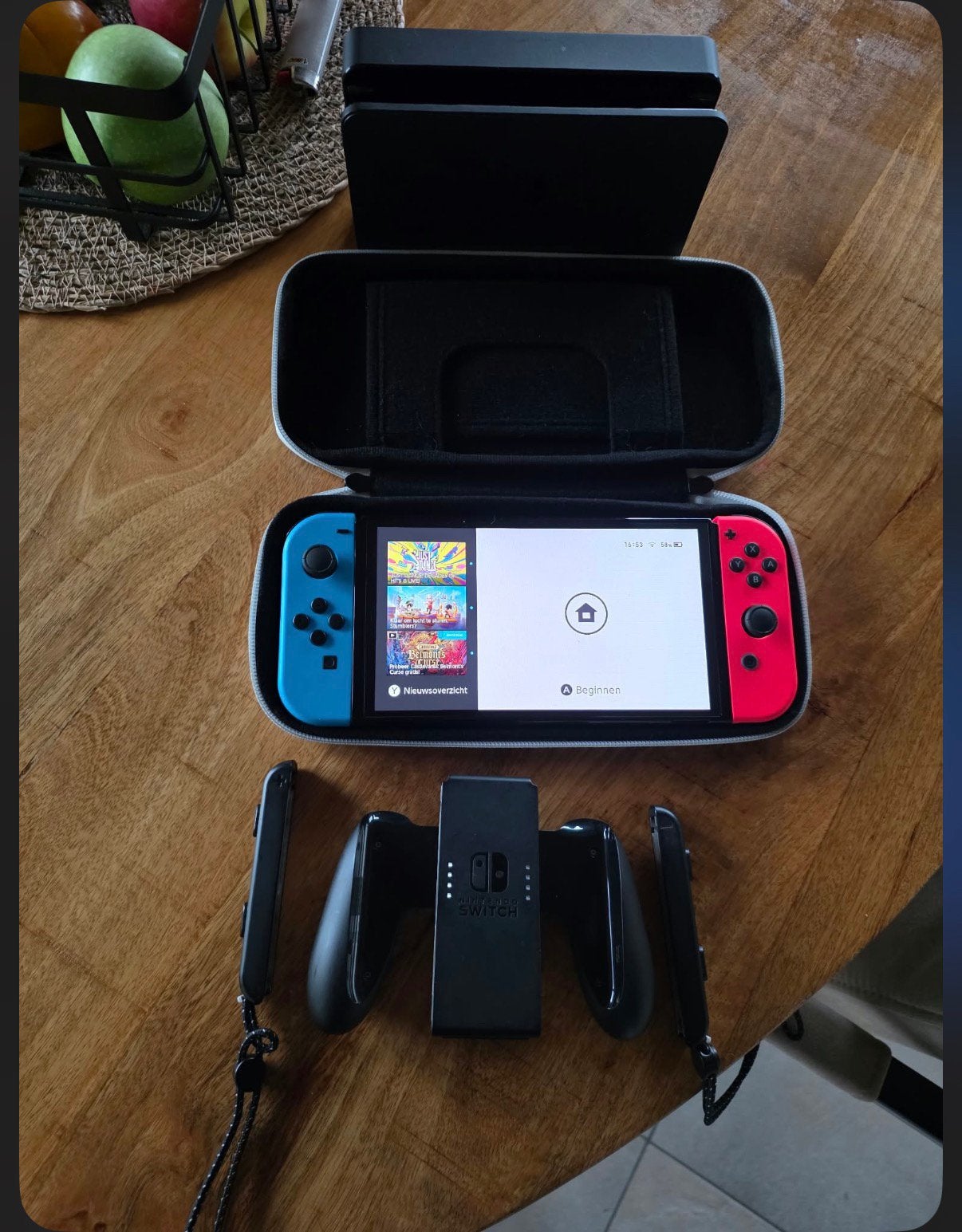 Nintendo switch oled te koop met game en draagtas, Ophalen of Verzenden, Zo goed als nieuw, Switch OLED