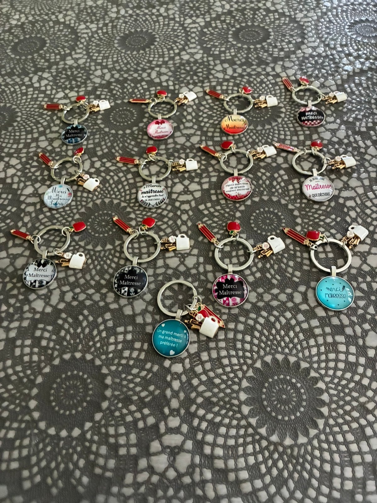 Porte clé *Merci Maîtresse * 5€ pièce, Verzamelen, Sleutelhangers, Ophalen, Nieuw