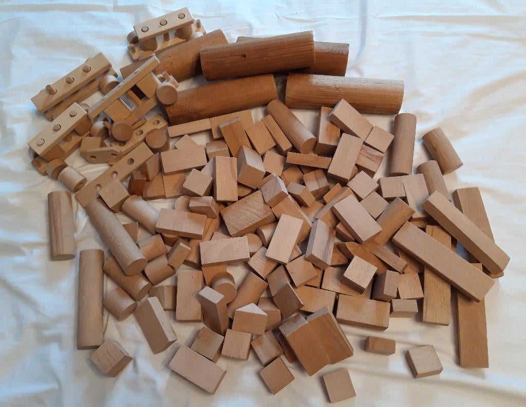 Boîte de blocs de bois + trains, Enlèvement ou Envoi, Comme neuf