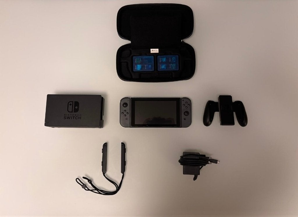 Nintendo Switch + 7 jeux + accessoires – Très bon état, Enlèvement ou Envoi, Comme neuf, Switch Original, Avec jeux