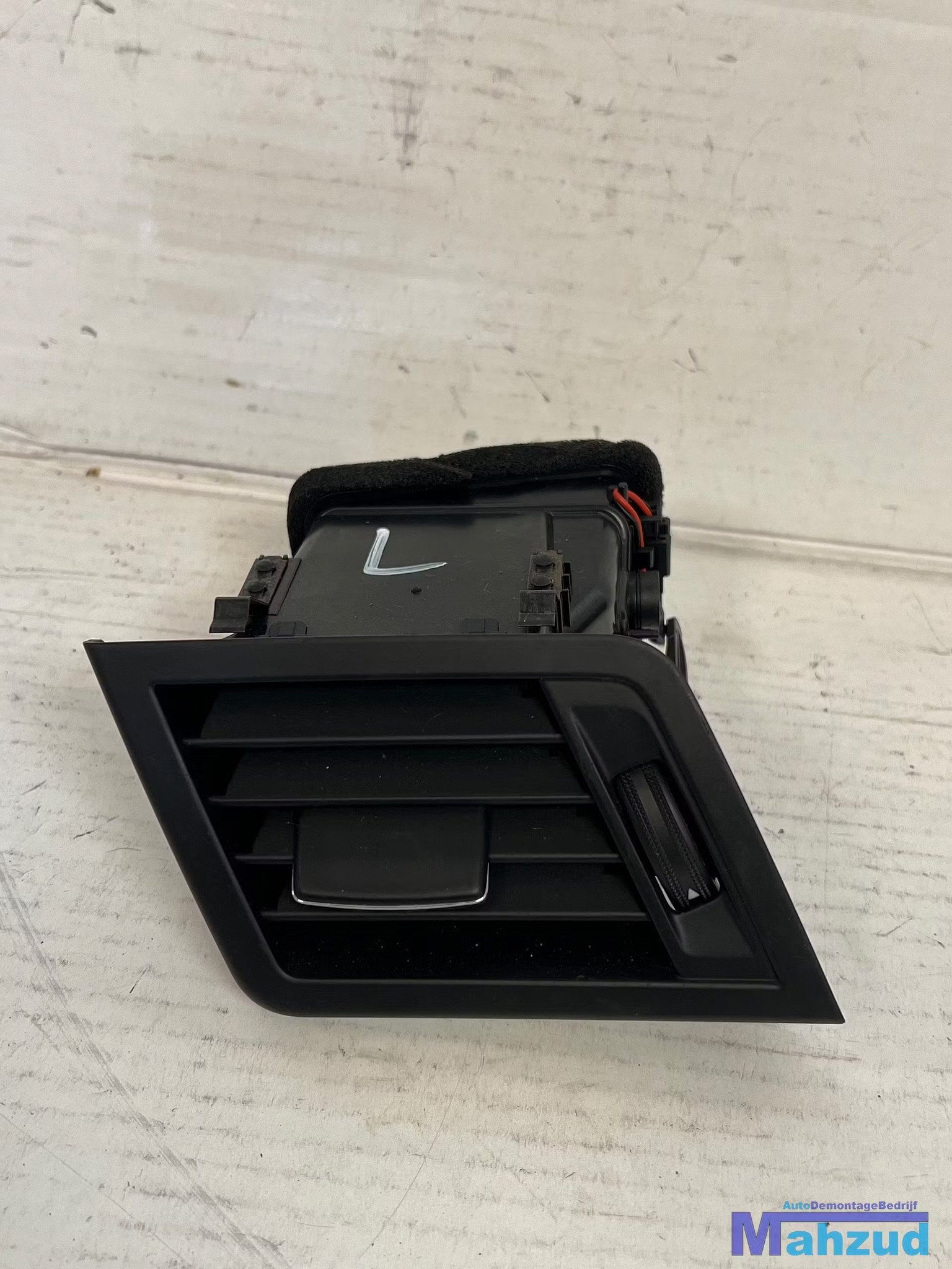 MERCEDES E klasse C207 links luchtrooster A2078300154 2009-2, Gebruikt, Mercedes-Benz AG, Mercedes-Benz, Mercedesstrasse 120
70372  Stuttgart, DE