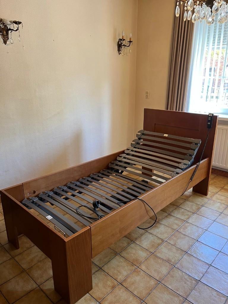 Elektrisch luxe zorg bed/medisch bed incl. matras, 90 cm, Une personne, Enlèvement, Utilisé