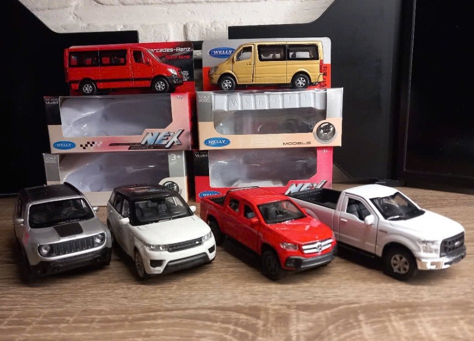 6 scale models , Sprinter,Jeep,F150,X-Classe,Range,..Nieuw, Ophalen, Nieuw, Auto
