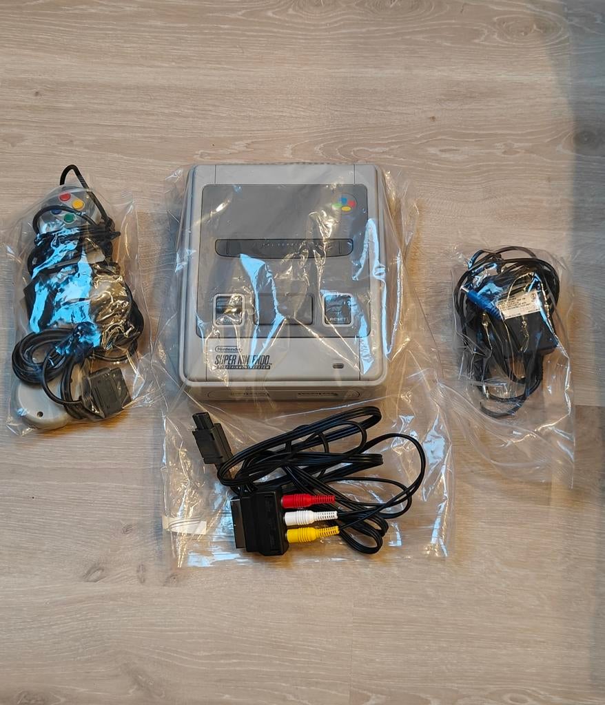 SNES met alle kabels en 2 controllers, Games en Spelcomputers, Ophalen of Verzenden