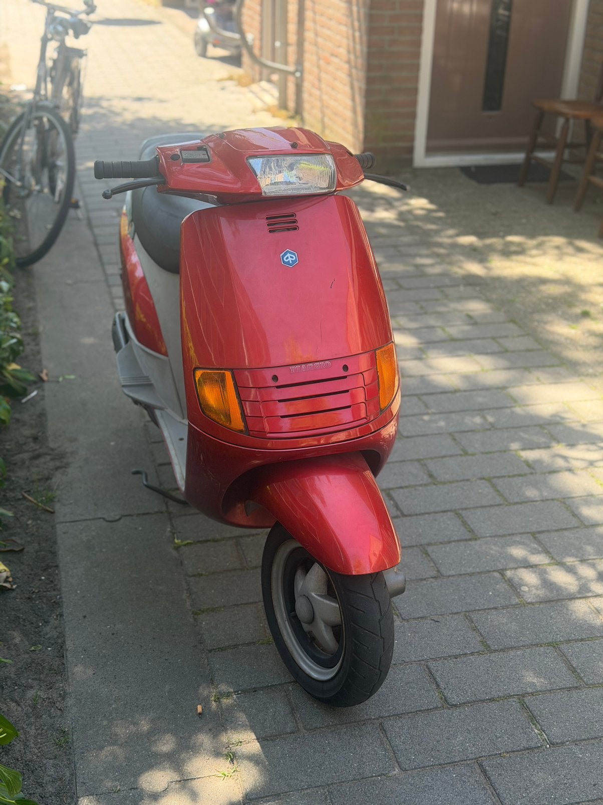 Skr 125 DUITS 9k km, Fietsen en Brommers, Scooters | Piaggio, Ophalen, Zo goed als nieuw