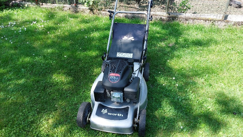 Zelftrekkende grasmaaier in zeer goede staat, Tuin en Terras, Grasmaaiers, Ophalen, Cirkelmaaier, Versnellingen, Zo goed als nieuw