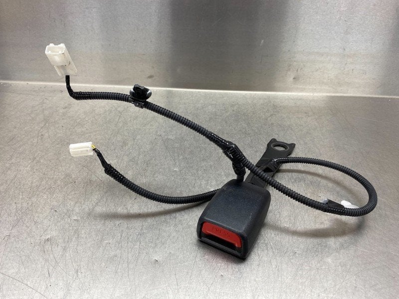 BOUCLE DE CEINTURE DE SECURITE AVANT DROIT Toyota RAV4 (A4), Utilisé, Toyota
