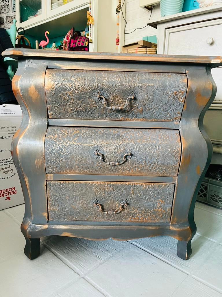 Buikkastje, Ophalen, Zo goed als nieuw