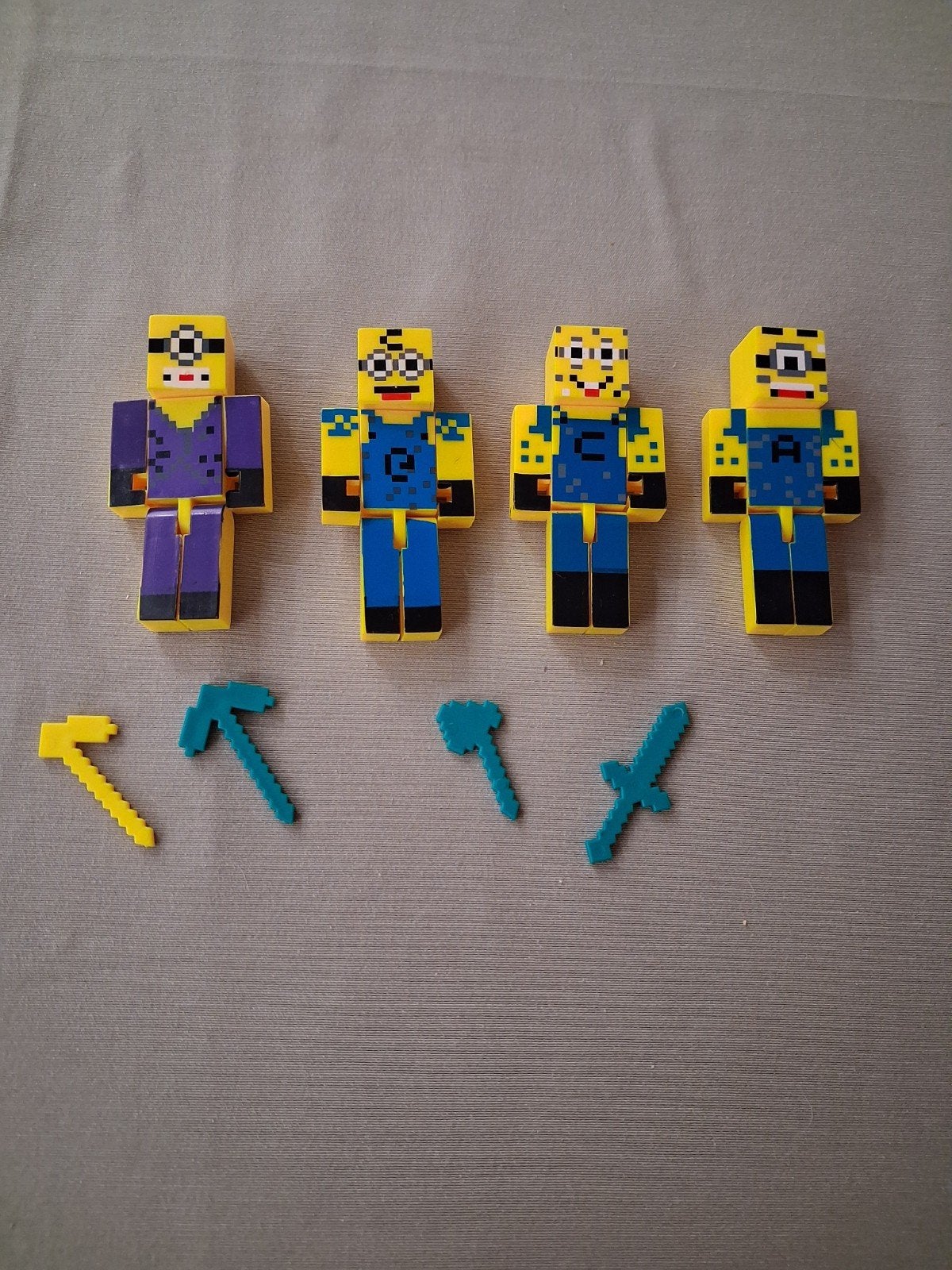 Minecraft figuren Minions 4 stuks met accessoires, Kinderen en Baby's, Speelgoed | Overig, Ophalen of Verzenden