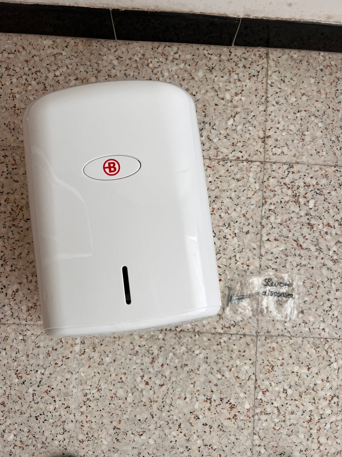 Bruneau-centrale rolhouder, Doe-het-zelf en Bouw, Sanitair, Zo goed als nieuw, Wastafel, Ophalen