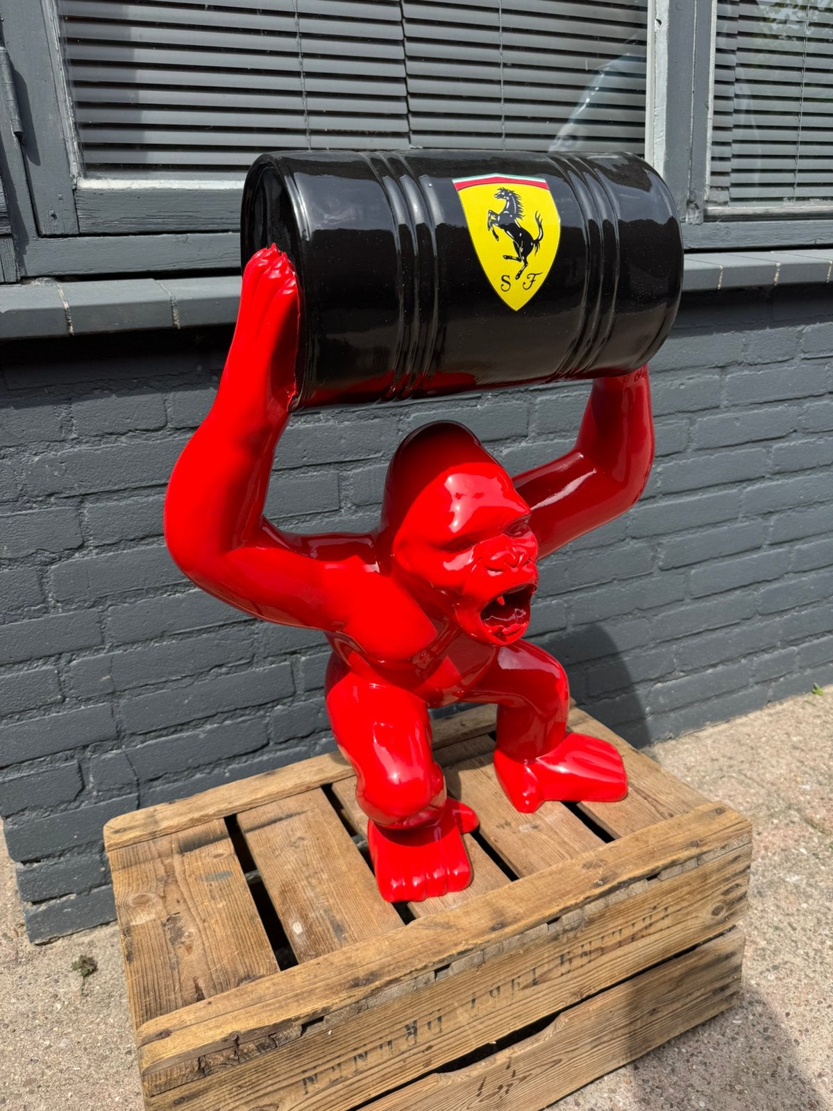 Image publicitaire Ferrari Gorilla, Enlèvement, Utilisé, Animal