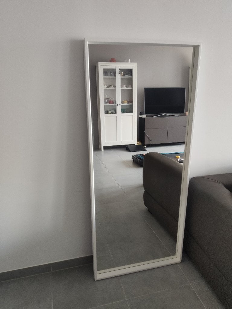 Grand miroir sur pied / mural - Cadre blanc (Très bon état), Maison & Meubles, Accessoires pour la Maison | Miroirs, Comme neuf