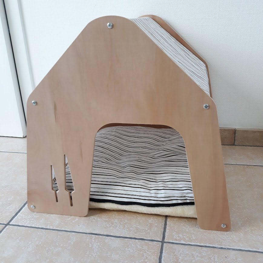 een houten huisdierenhuisje € 25, Dieren en Toebehoren, Ophalen, Nieuw, Hondenhok