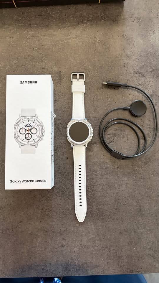 GALAXY WATCH CLASSIC BLANC, Neuf, Avancer d'un pas, Enlèvement, Samsung
